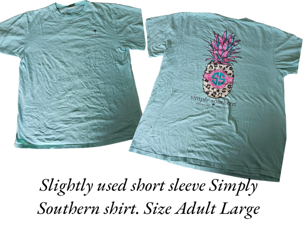Slightly Used Simply Southern - Short Sleeve - Logo - Size Adult Large (M58)