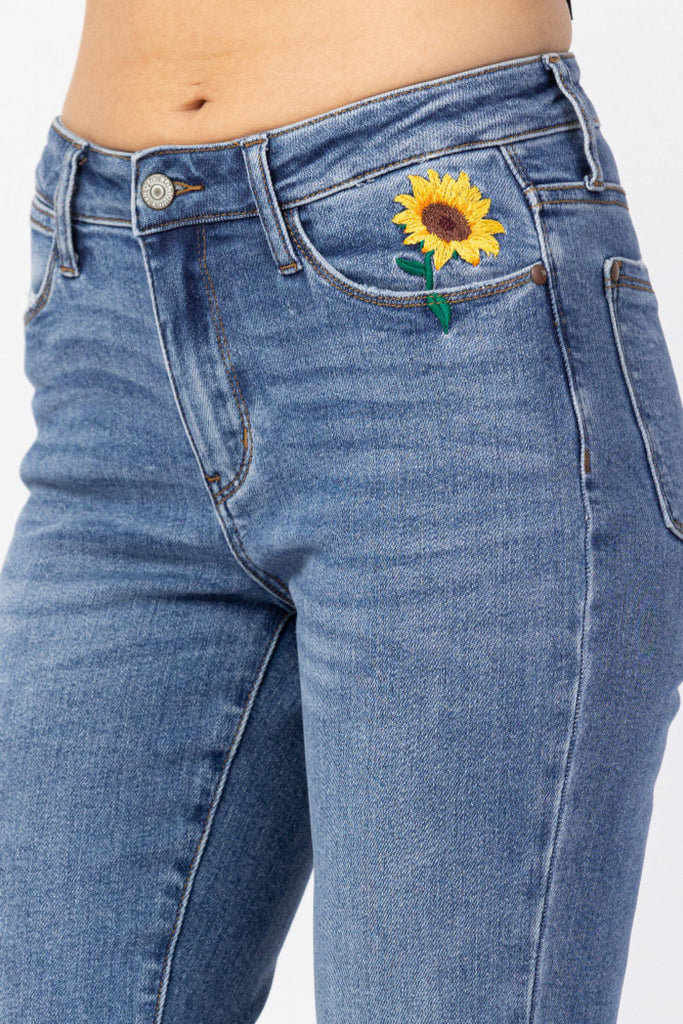 Hi-Rise Relaxed Sunflower Embroidery Jeans - 88257 - Judy Blue