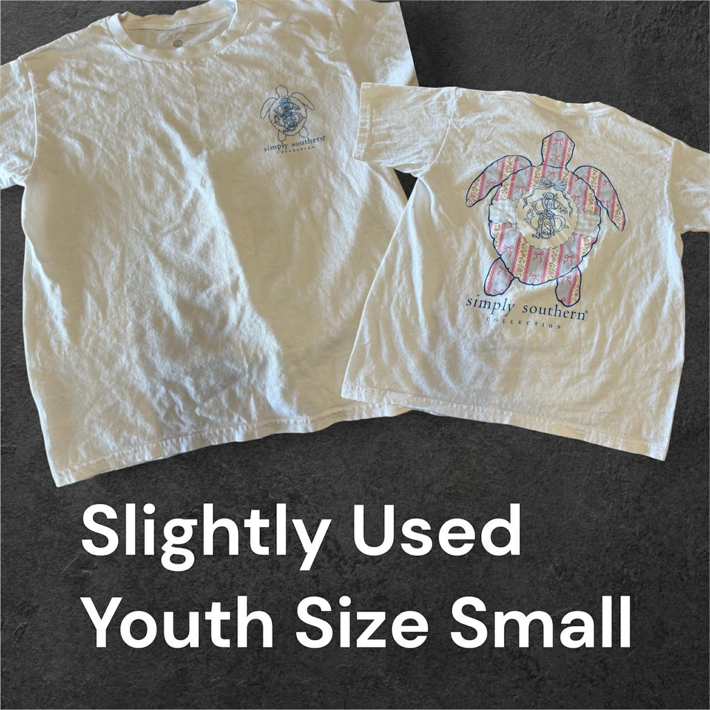 Slightly Used Simply Southern Youth T-Shirt - Turtle Bow - Youth Size Small (M165)